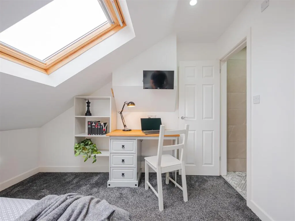 1 bedroom house share for rent