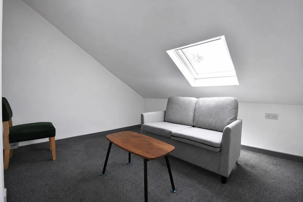 1 bedroom house share for rent