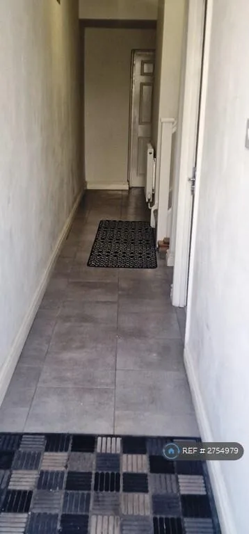 1 bedroom house share for rent