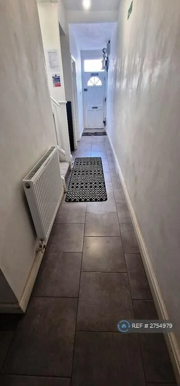 1 bedroom house share for rent