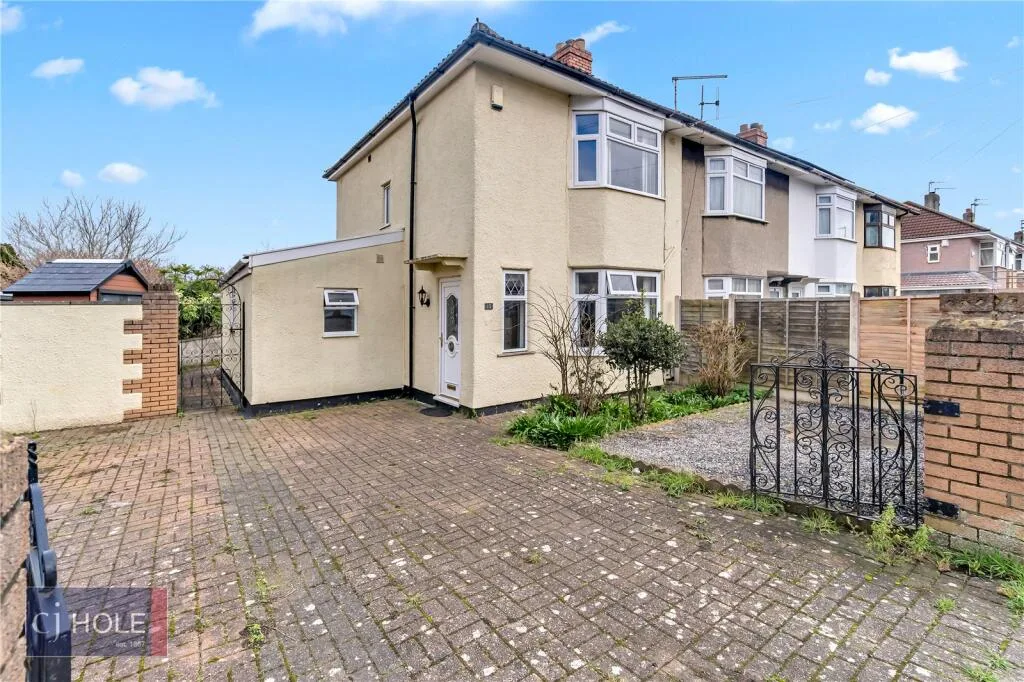 4 bedroom end of terrace house for rent