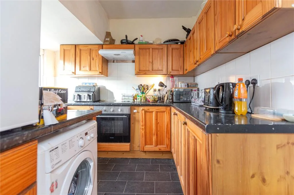 6 bedroom terraced house for rent