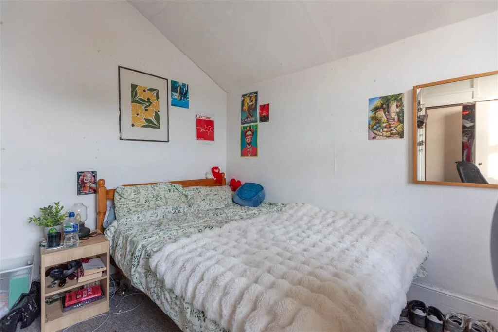 6 bedroom terraced house for rent