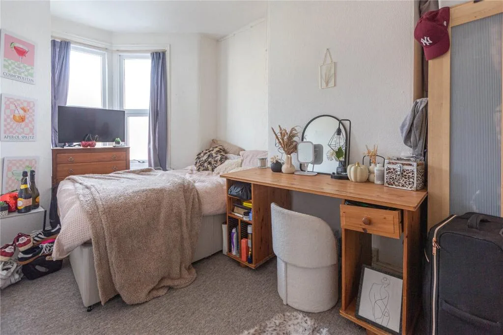 6 bedroom terraced house for rent