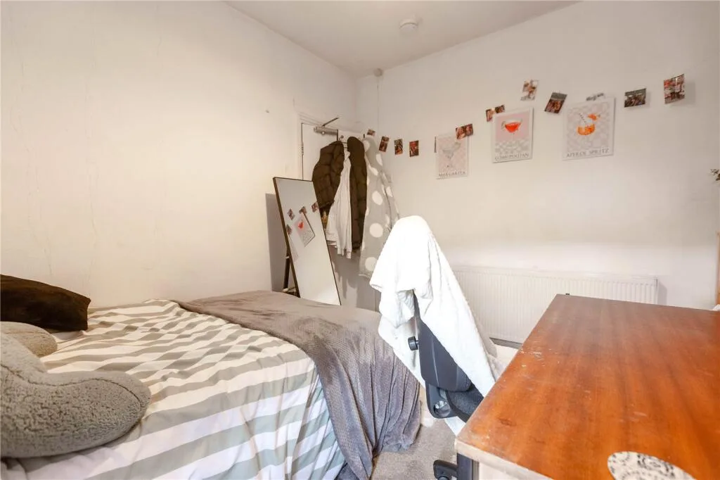 6 bedroom terraced house for rent