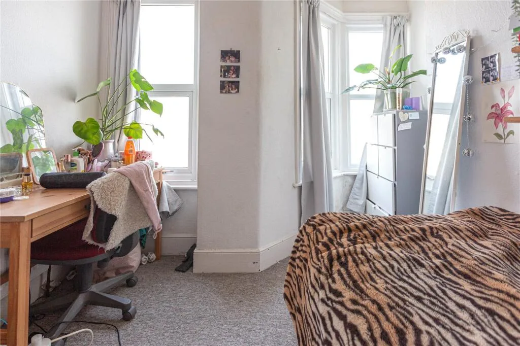 6 bedroom terraced house for rent