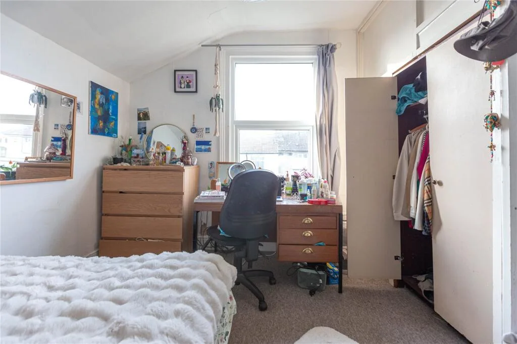 6 bedroom terraced house for rent