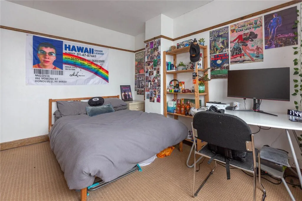 4 bedroom end of terrace house for rent