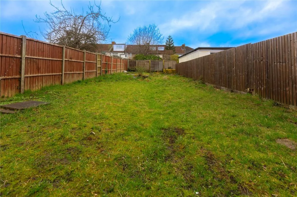 4 bedroom end of terrace house for rent