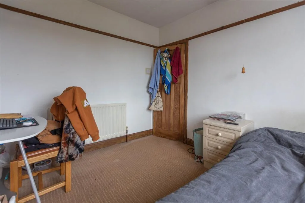 4 bedroom end of terrace house for rent