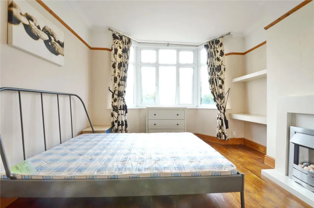 4 bedroom semi-detached house for rent