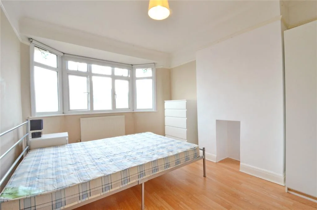 4 bedroom semi-detached house for rent