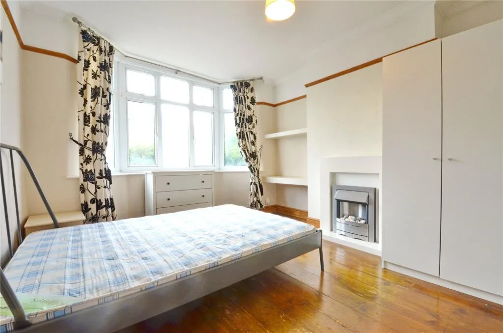 4 bedroom semi-detached house for rent