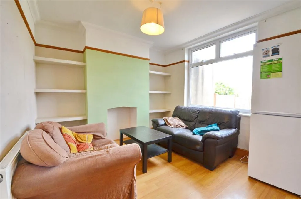 4 bedroom semi-detached house for rent