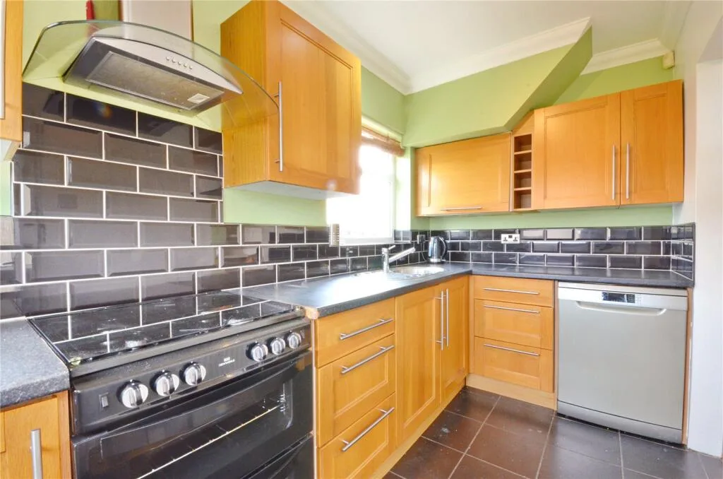 4 bedroom semi-detached house for rent