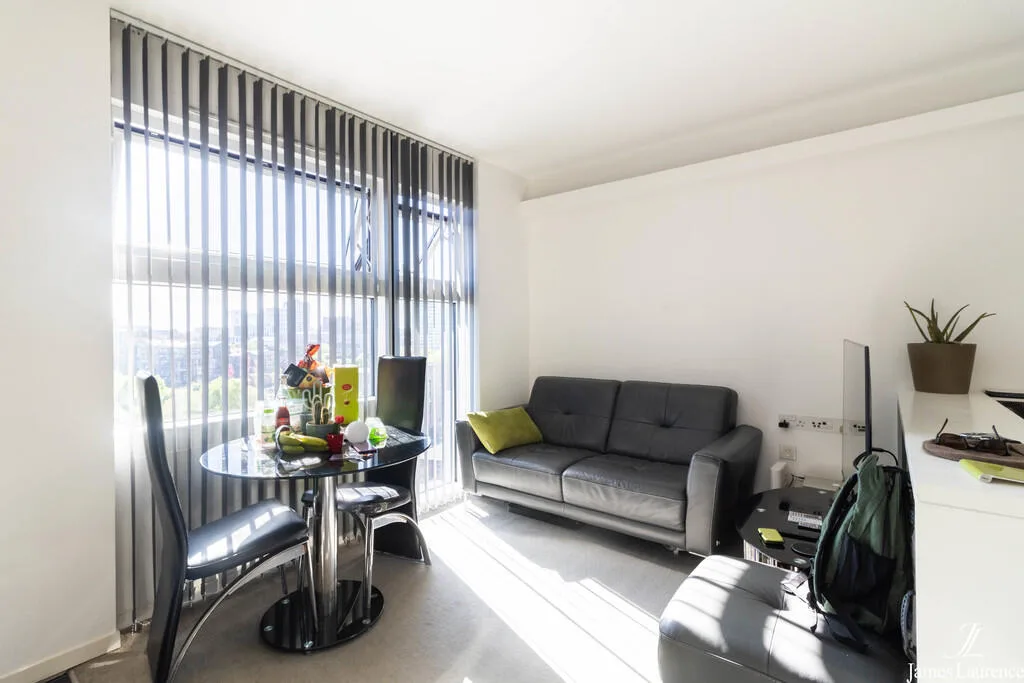 Studio flat for rent