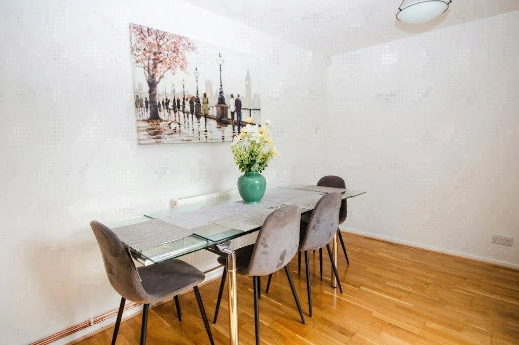 4 bedroom terraced house for rent