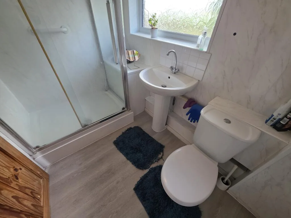 1 bedroom house share for rent
