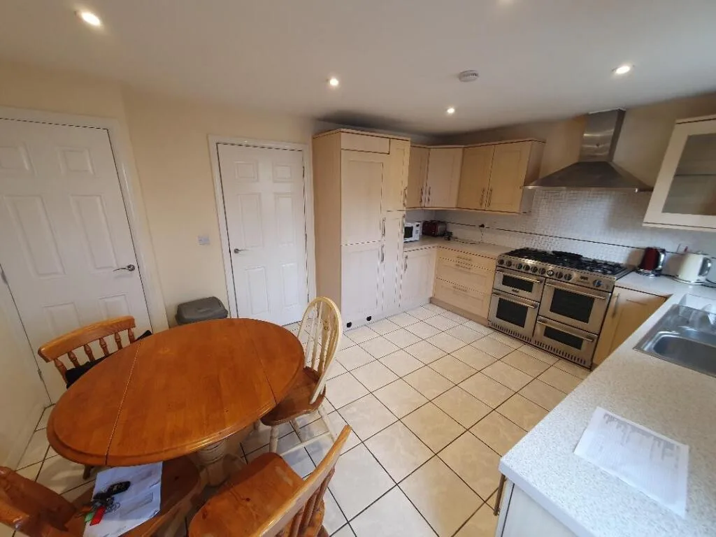 5 bedroom house for rent