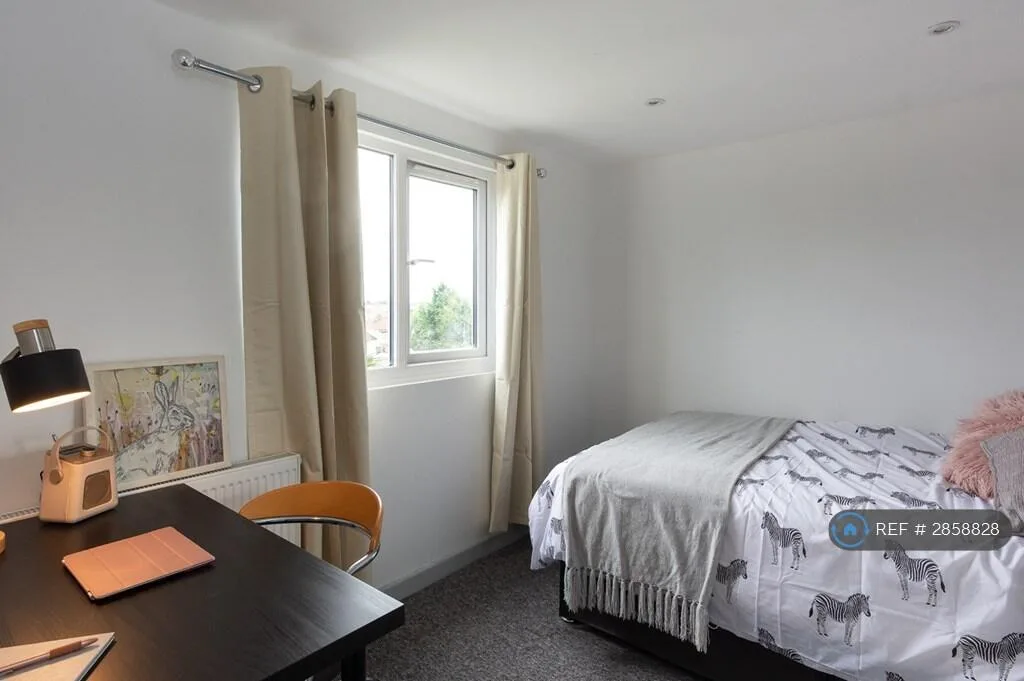1 bedroom house share for rent
