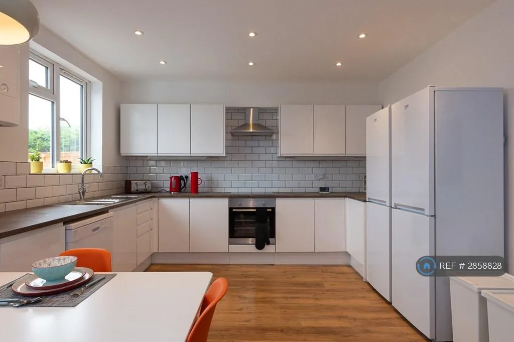 1 bedroom house share for rent
