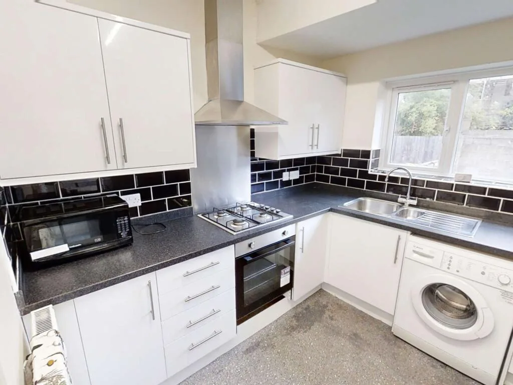 5 bedroom terraced house for rent