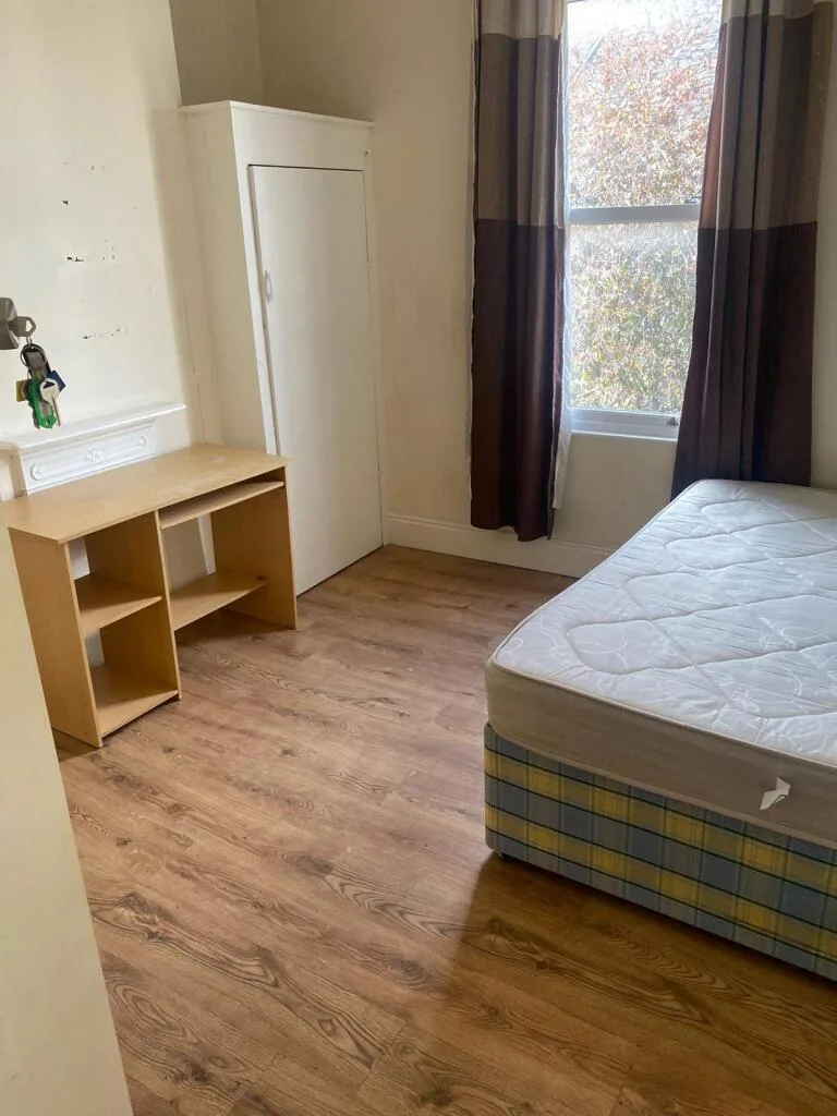 1 bedroom house share for rent