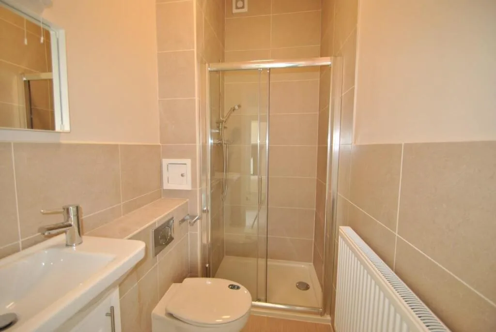 1 bedroom house share for rent