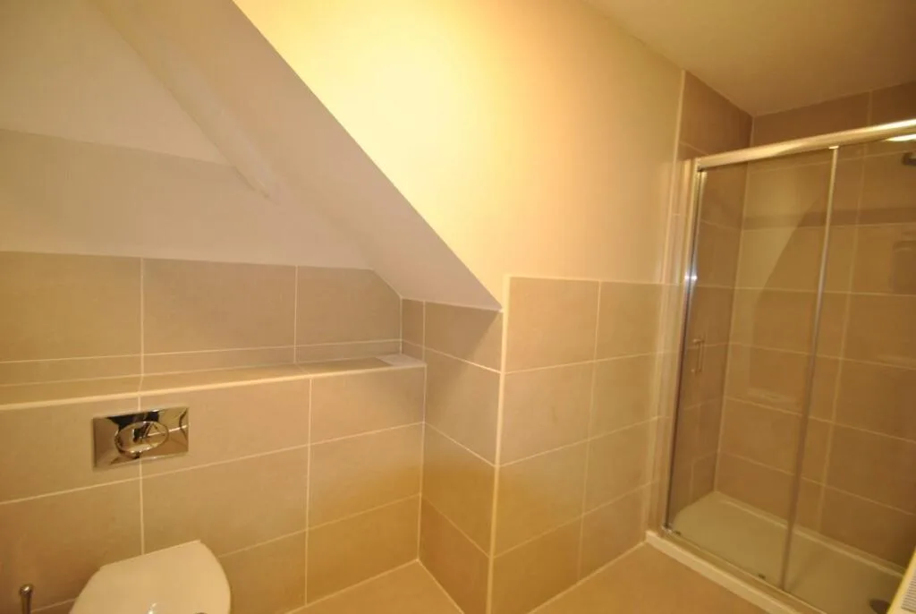 1 bedroom house share for rent