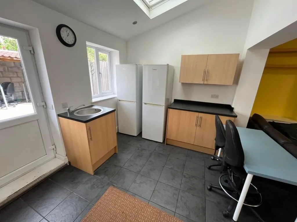 1 bedroom house for rent