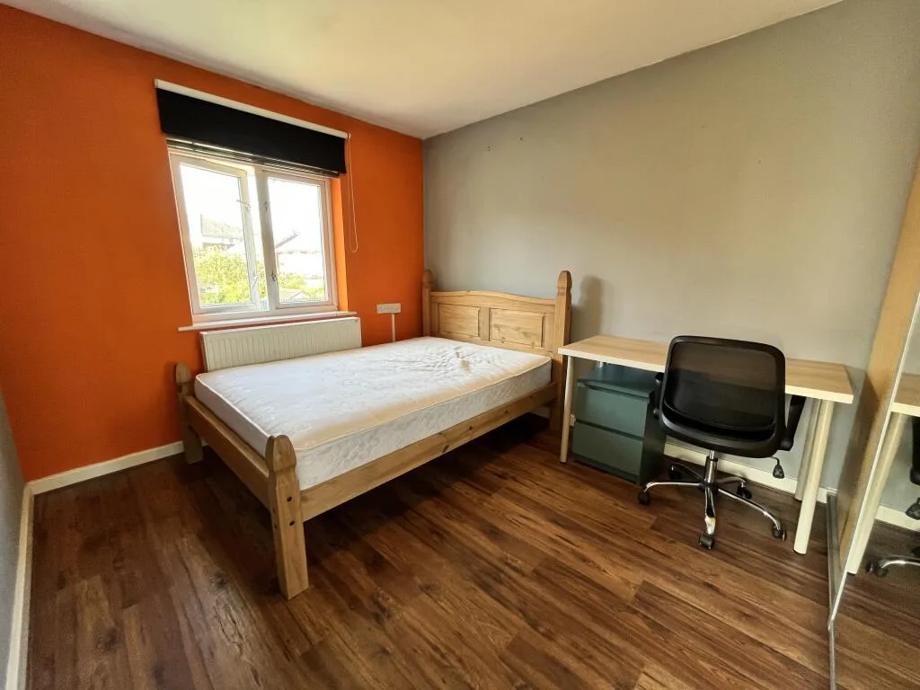 3 bedroom semi-detached house for rent