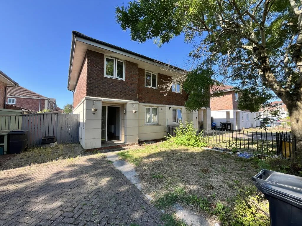 3 bedroom semi-detached house for rent