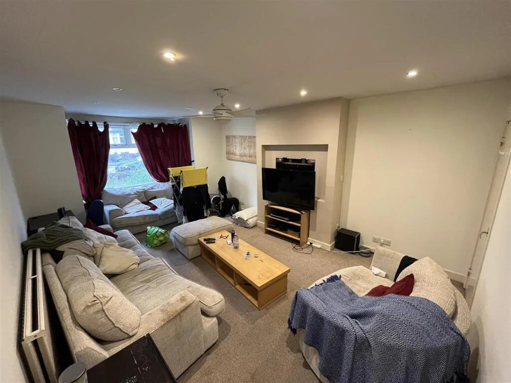 4 bedroom terraced house for rent