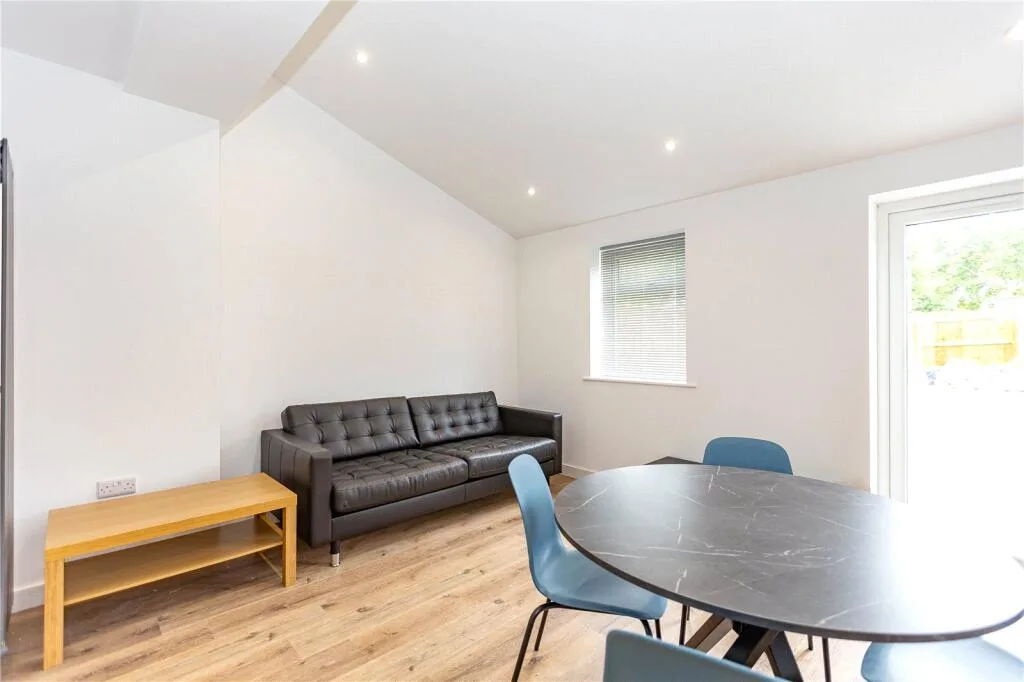 1 bedroom semi-detached house for rent