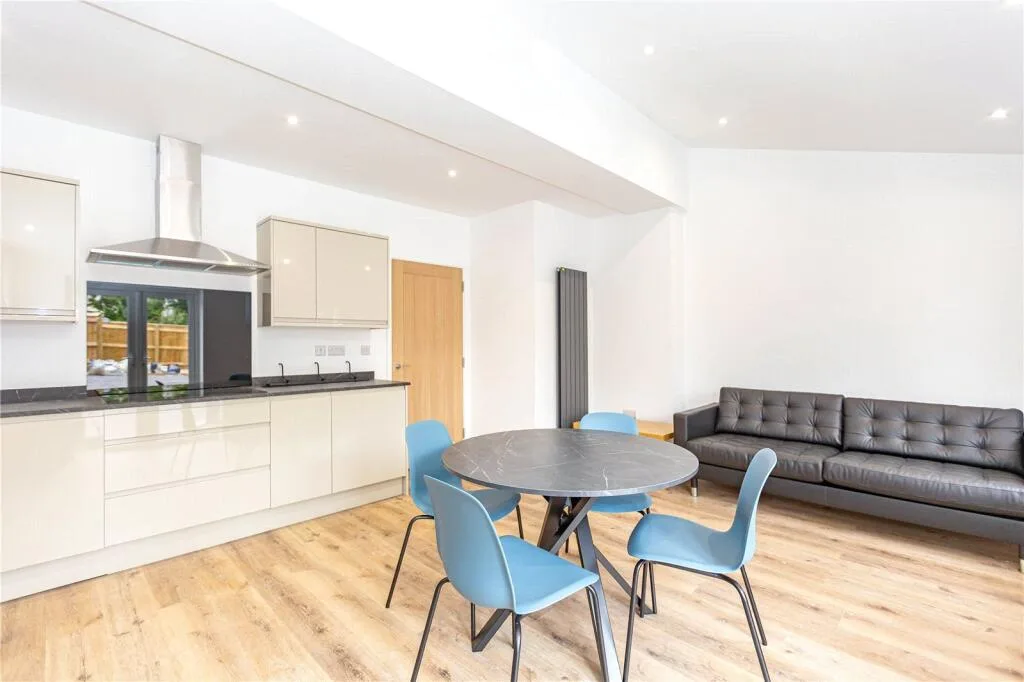 1 bedroom semi-detached house for rent