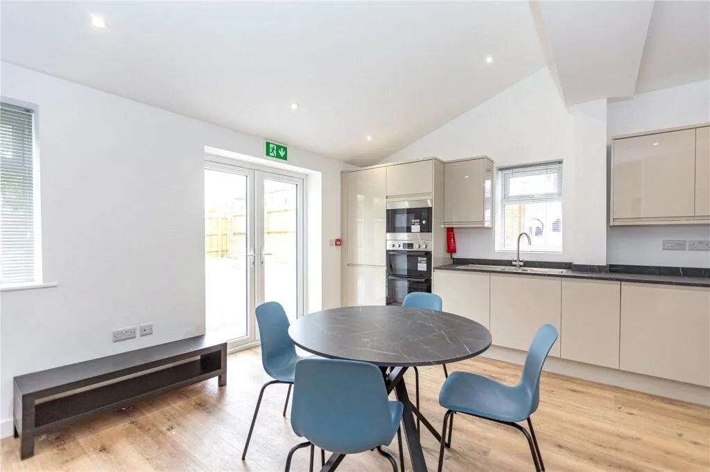 1 bedroom semi-detached house for rent