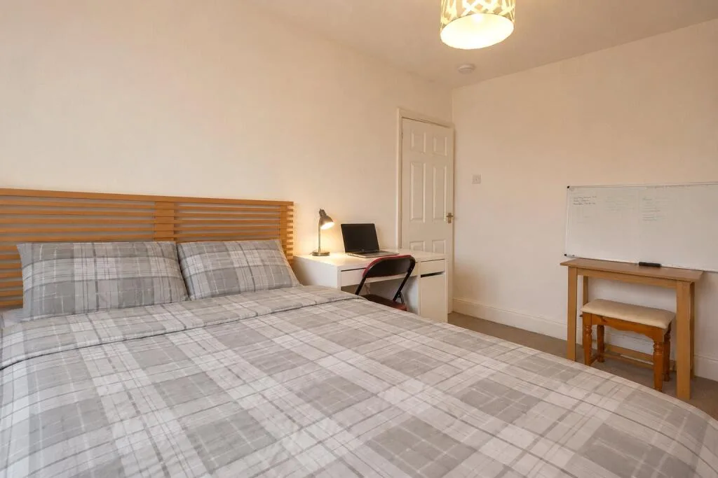 3 bedroom semi-detached house for rent