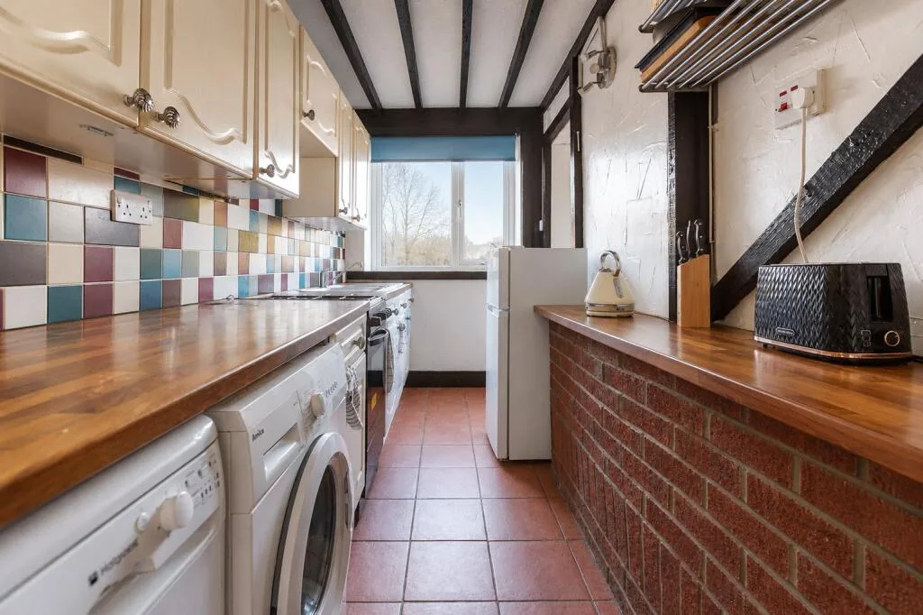 3 bedroom semi-detached house for rent