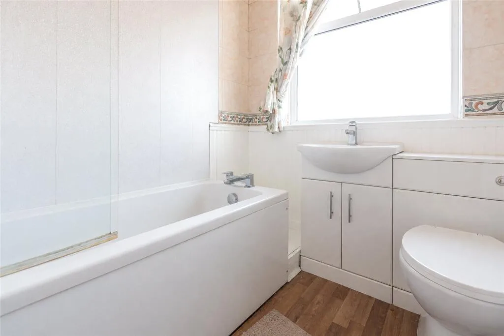 3 bedroom semi-detached house for rent