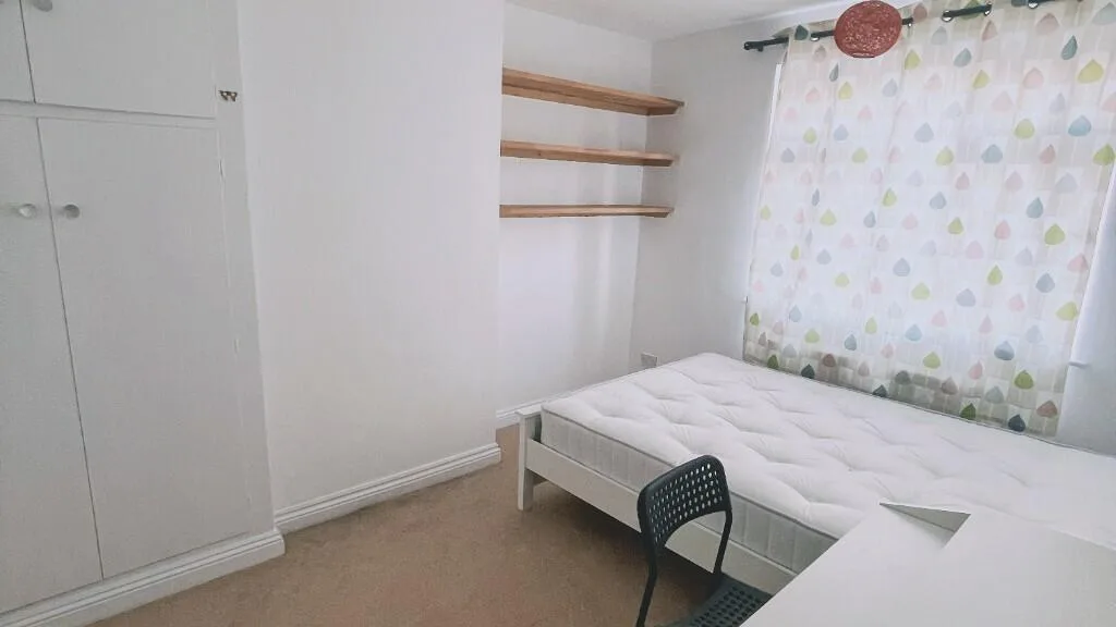 1 bedroom house share for rent
