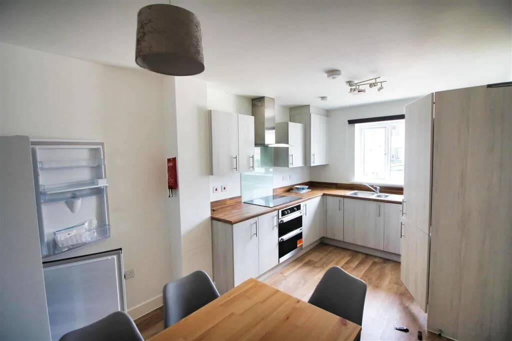 1 bedroom house share for rent