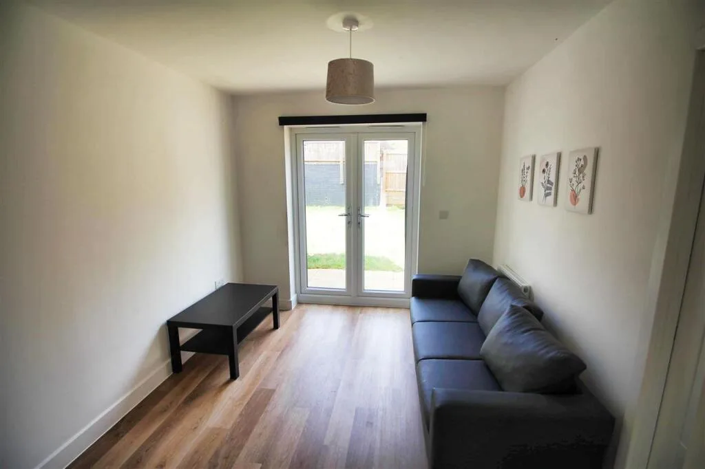 1 bedroom house share for rent