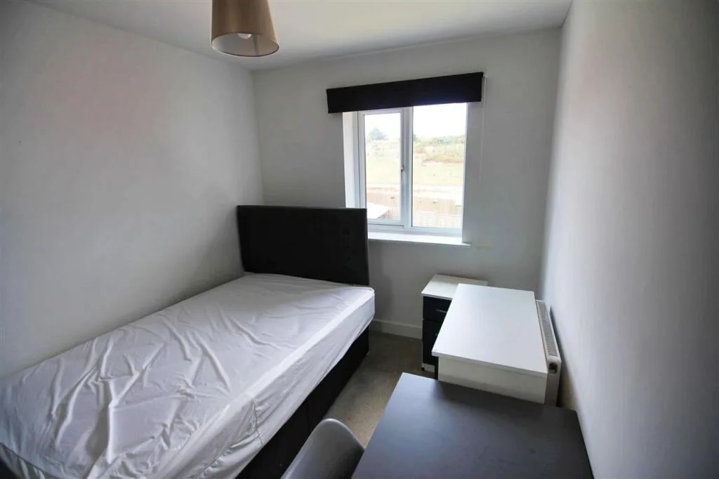 1 bedroom house share for rent