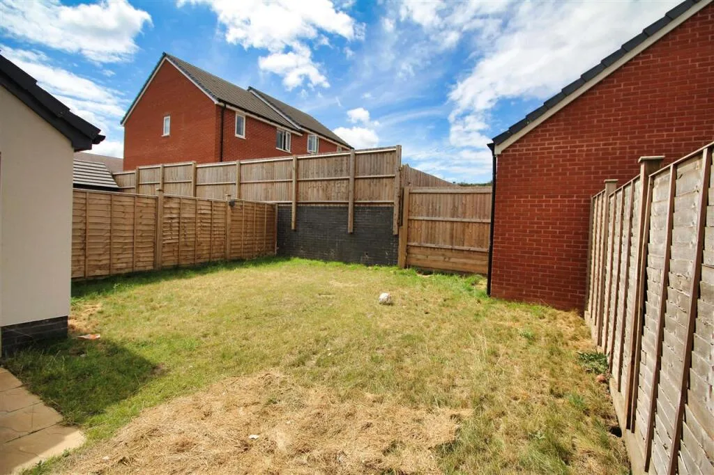1 bedroom house share for rent