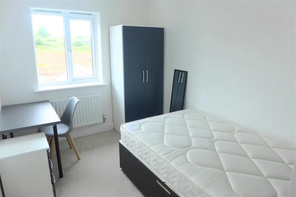 1 bedroom detached house for rent