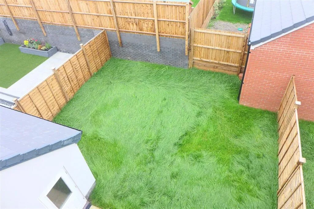 1 bedroom detached house for rent