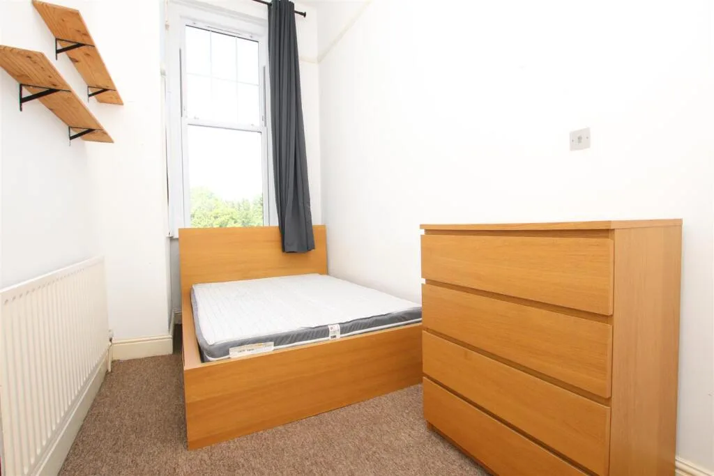 4 bedroom flat for rent