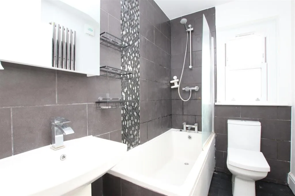 4 bedroom flat for rent