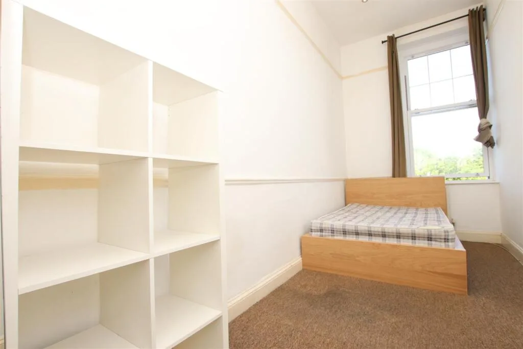 4 bedroom flat for rent