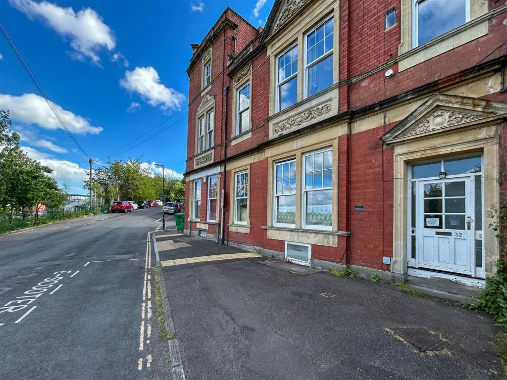 4 bedroom flat for rent